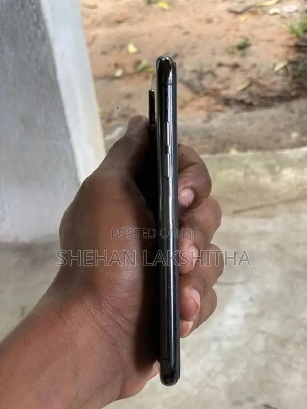 Apple iPhone XS (Used)
