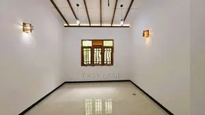 ගනේමුල්ල කොස්හින්න පර්චස් 12.5 ක ඉඩම අන්ගසම්පූරණ දෙමහල් නිවස SA 11417