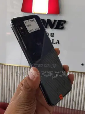 Apple iPhone XS (Used)