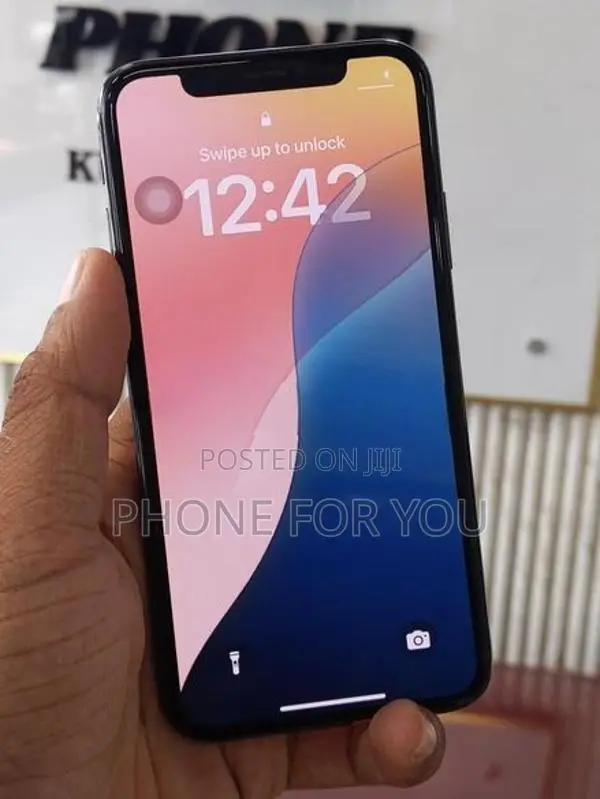 Apple iPhone XS (Used)