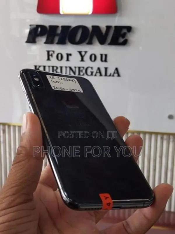 Apple iPhone XS (Used)
