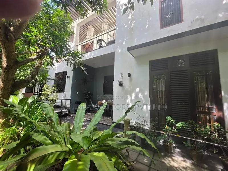Three-Storey House for Sale – Matara Town