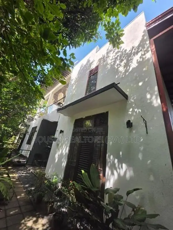 Three-Storey House for Sale – Matara Town