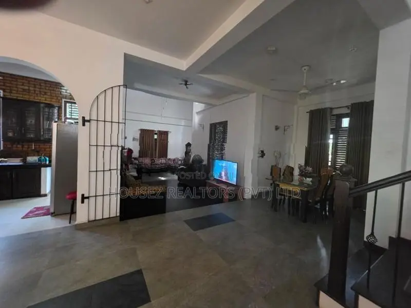 Three-Storey House for Sale – Matara Town
