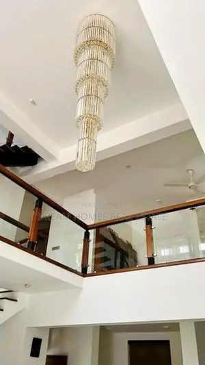 Luxury House with Rooftop Terrace for Sale in Akuregoda
