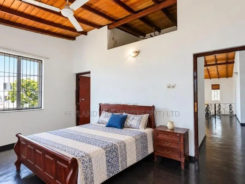 Spacious 5-Bedroom Family Home In Nedimala, Dehiwala