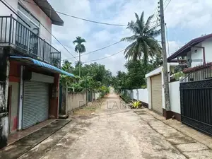 කලගෙඩිහේන – සපුගස්තැන්න කඩ කාමරයක් සමග දෙමහල් නිවස විකිනීමට