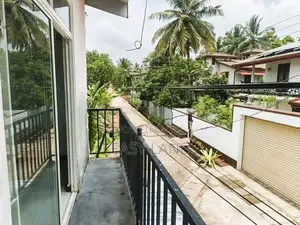 කලගෙඩිහේන – සපුගස්තැන්න කඩ කාමරයක් සමග දෙමහල් නිවස විකිනීමට