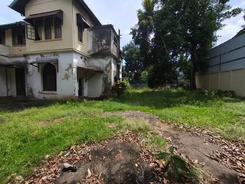Land for rent in Thumulla Junction