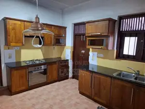17 peach High recidence area 20 feet road Land sale nugegoda ebuldaniy