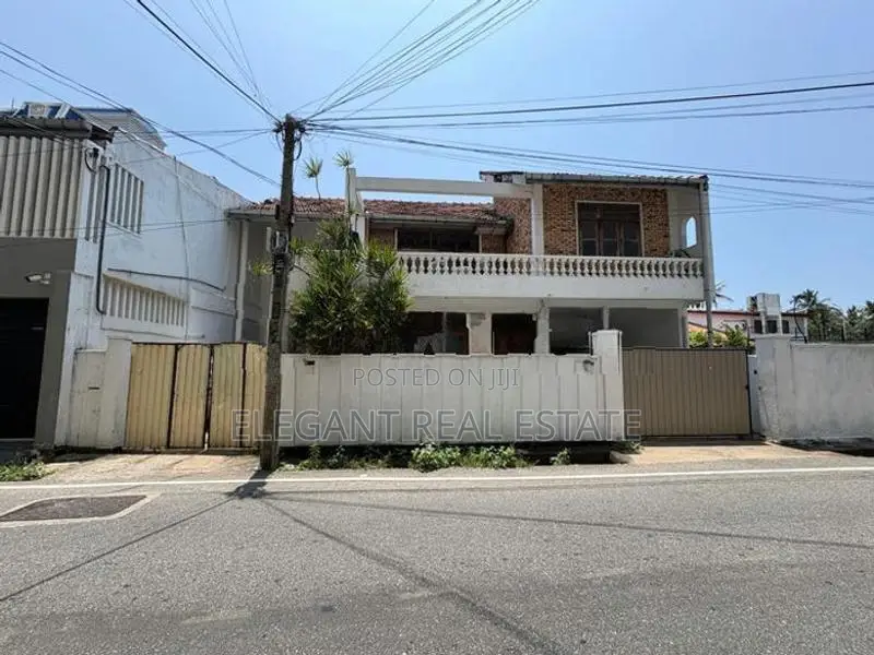 05 Bedroom Unfurnished 02 Storied House For Sale In Dehiwala (A6785)