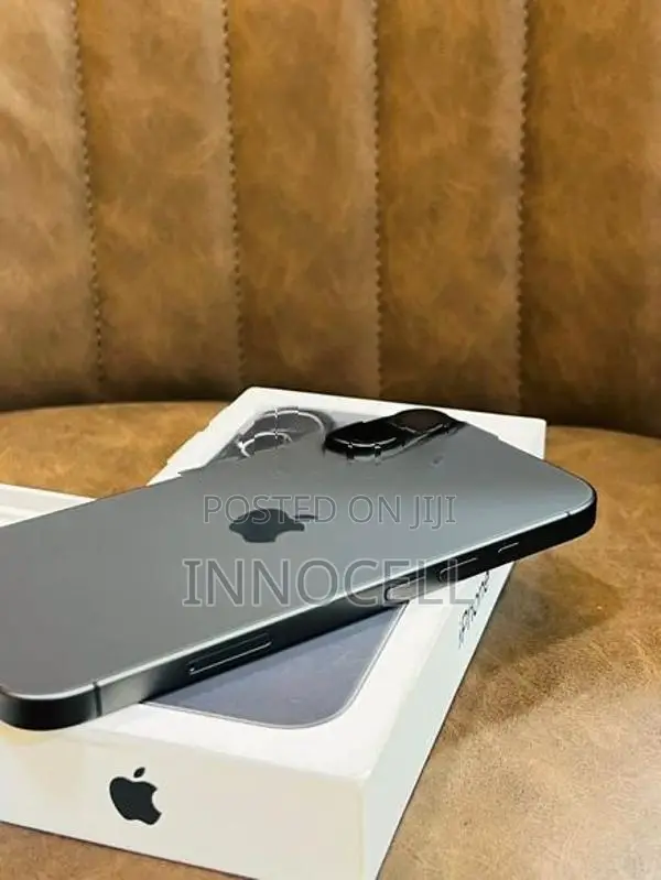 Apple iPhone 17 256GB (Used)