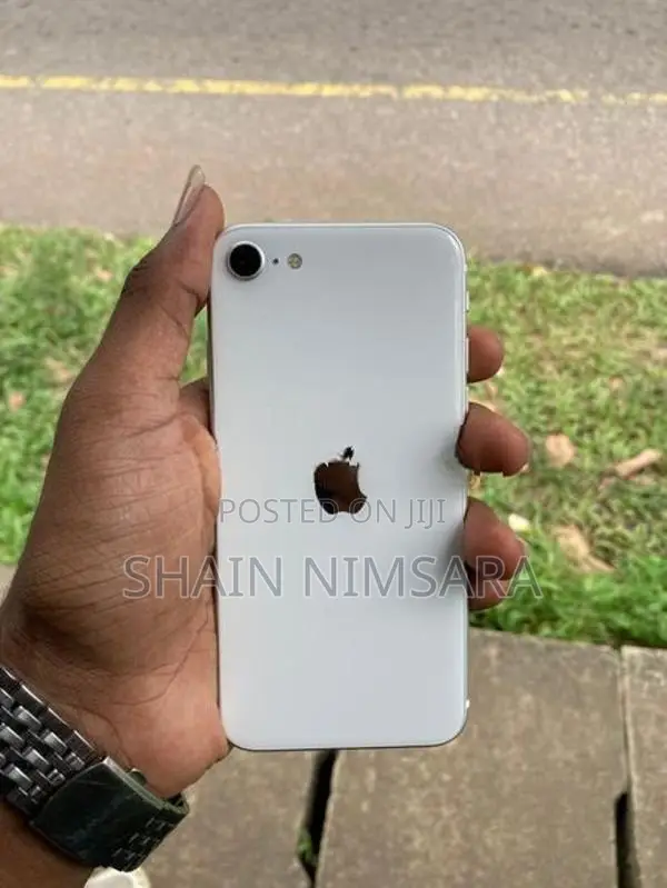 Apple iPhone SE 2 (Used)