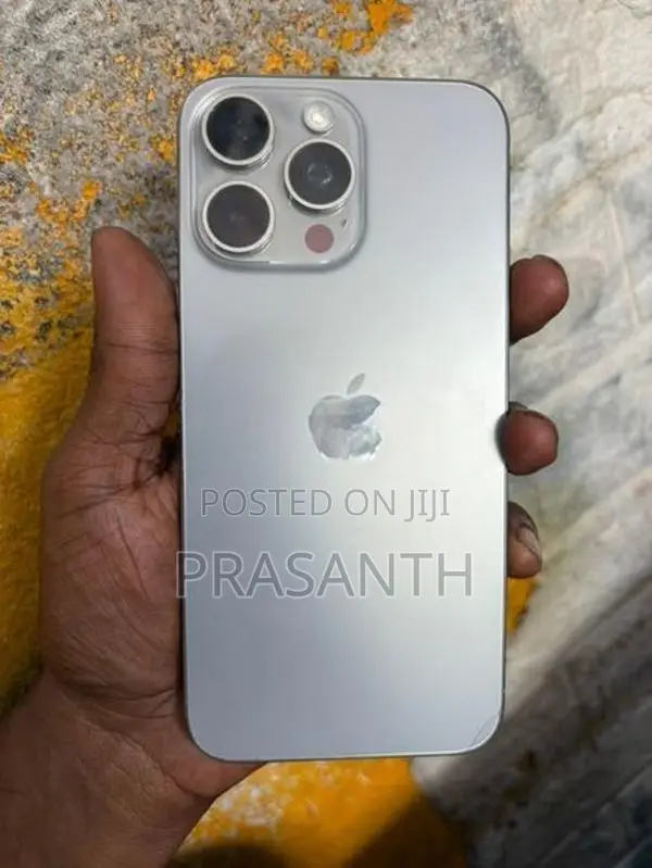 Apple iPhone 15 Pro Max 256GB (Used)