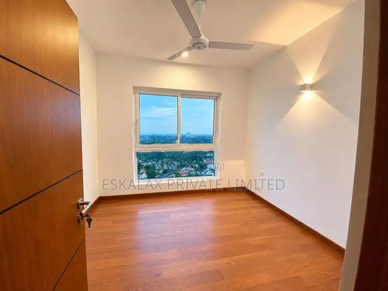 Fairway Elements 4-Bedroom Semi-Furnished Apartment Ror Rent - EA977