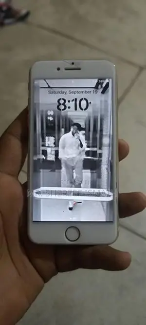 Apple iPhone 8 (Used)
