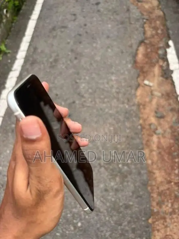 Apple iPhone 11 (Used)