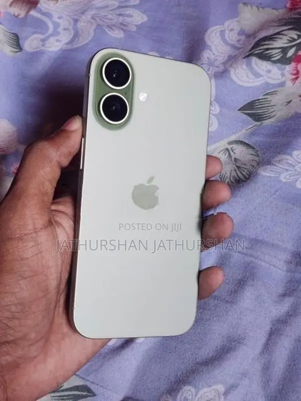 Apple iPhone 17 (Used)