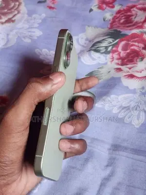 Apple iPhone 17 (Used)