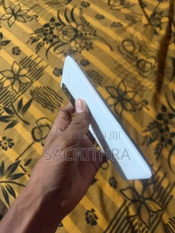 Samsung Galaxy S20FE (Used)