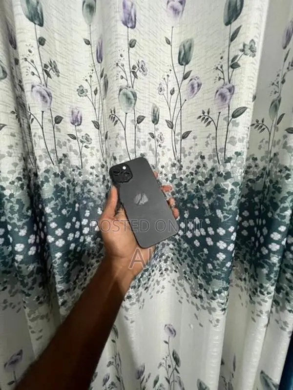 Apple iPhone 15 (Used)
