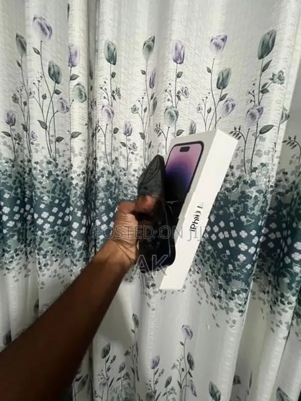 Apple iPhone 15 (Used)