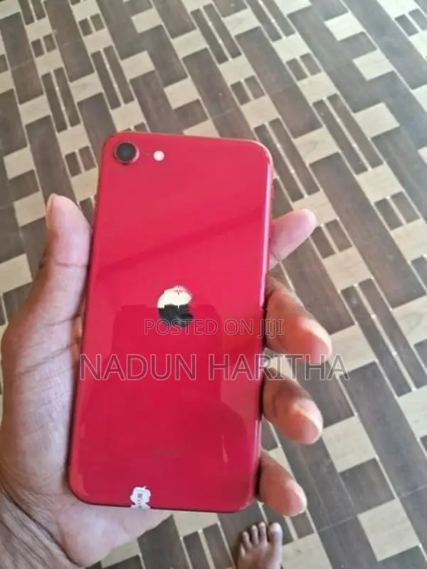 Apple iPhone SE 2 (Used)