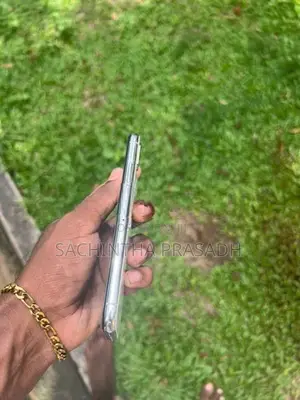 Apple iPhone X (Used)