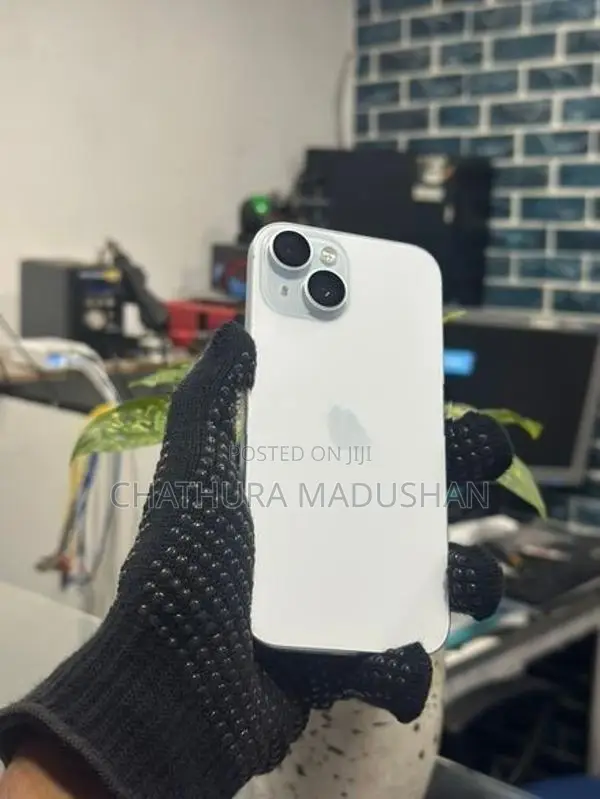 Apple iPhone 15 (Used)