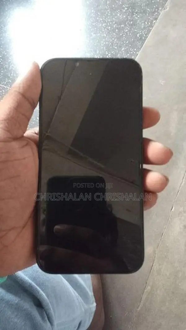 Apple iPhone 11 (Used)