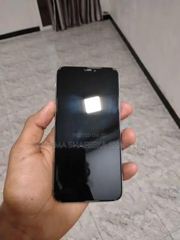 Apple iPhone XS (Used)