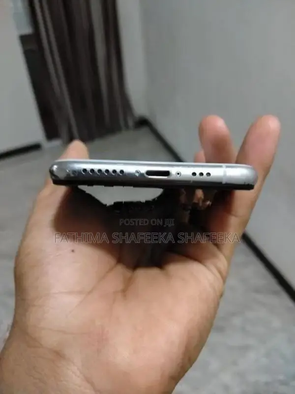 Apple iPhone XS (Used)