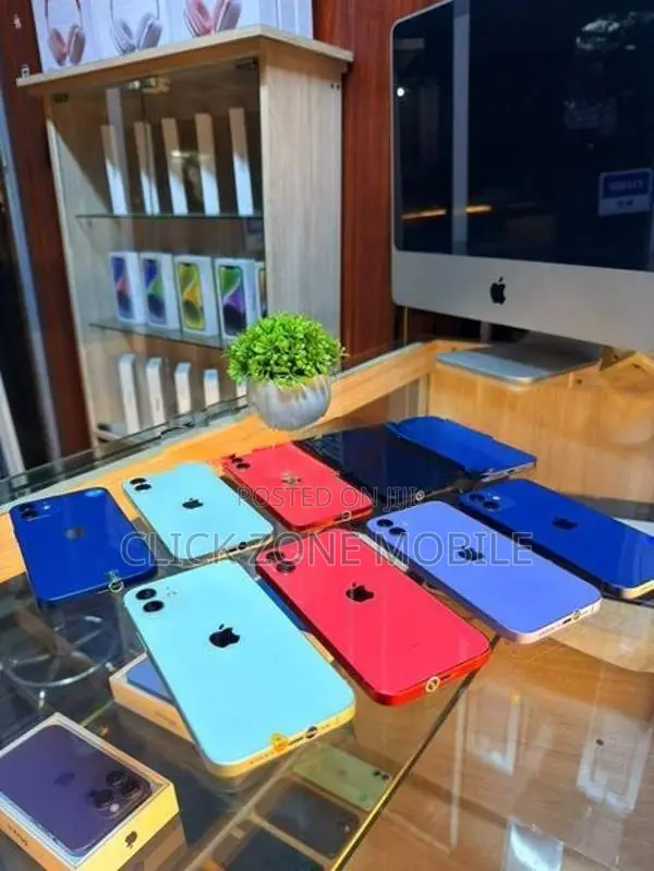 Apple iPhone 12 128GB (Used)