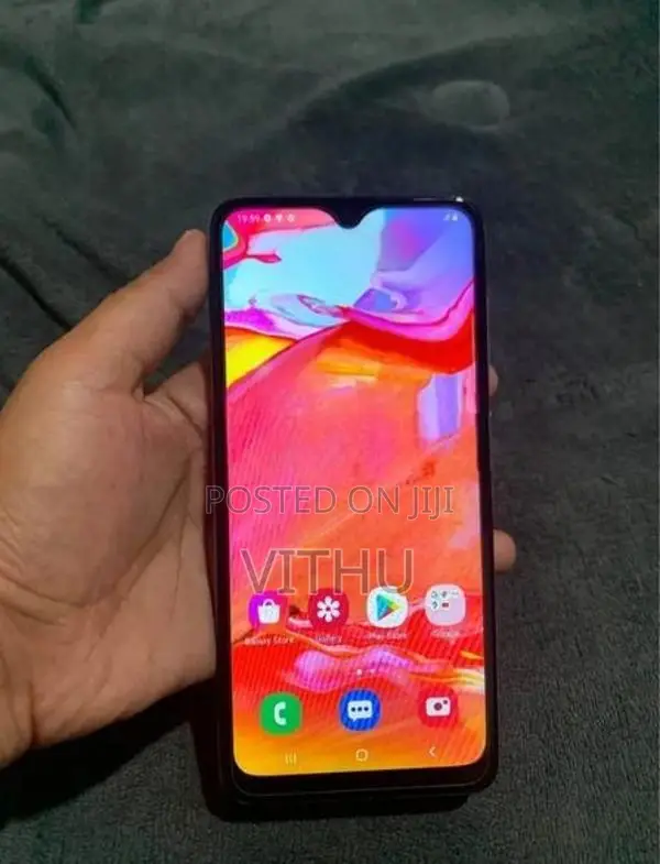 Samsung Galaxy A70 (Used)