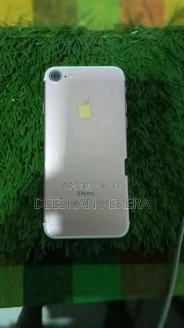 Apple iPhone 7 (Used)