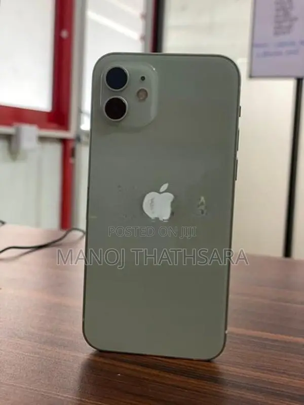Apple iPhone 12 64GB (Used)