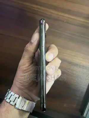 Apple iPhone XS 256GB (Used)