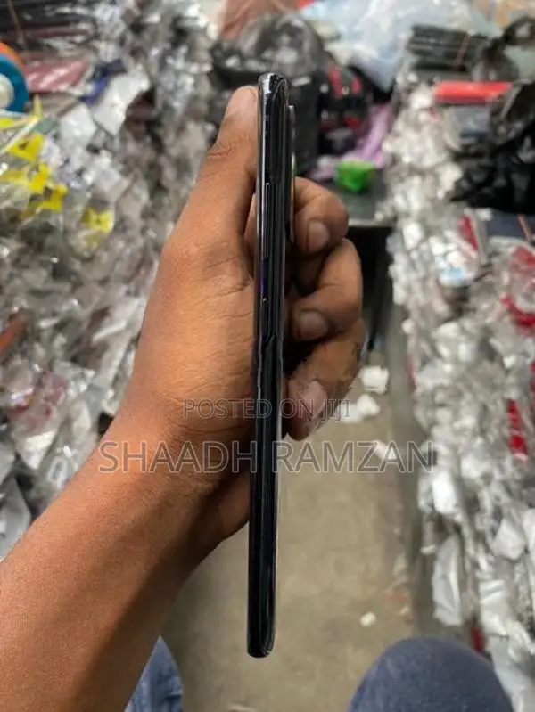 Samsung Galaxy S20+ (Used)