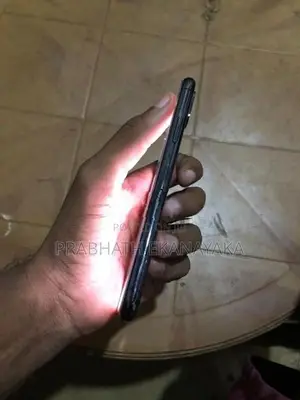 Apple iPhone XS (Used)
