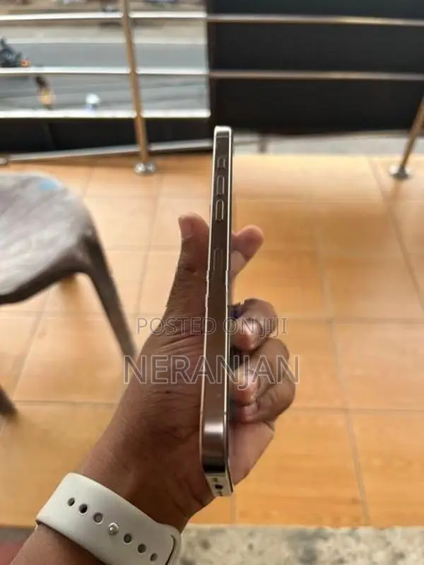 Apple iPhone 16 Pro Max (Used)