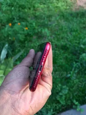 Apple iPhone SE 2 (Used)