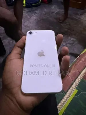 Apple iPhone SE 2 (Used)
