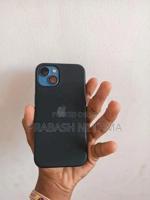 Apple iPhone 13 (Used)