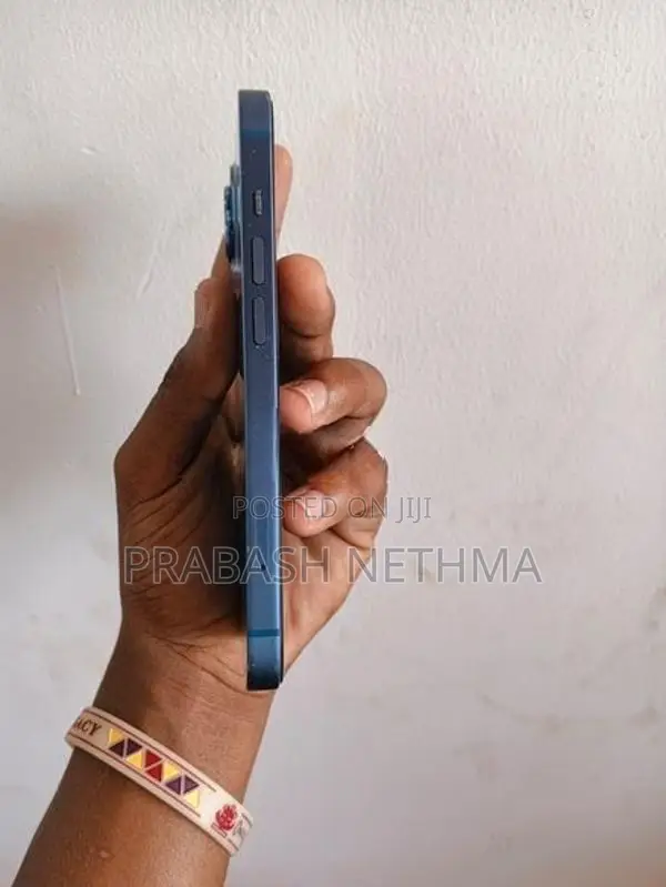 Apple iPhone 13 (Used)