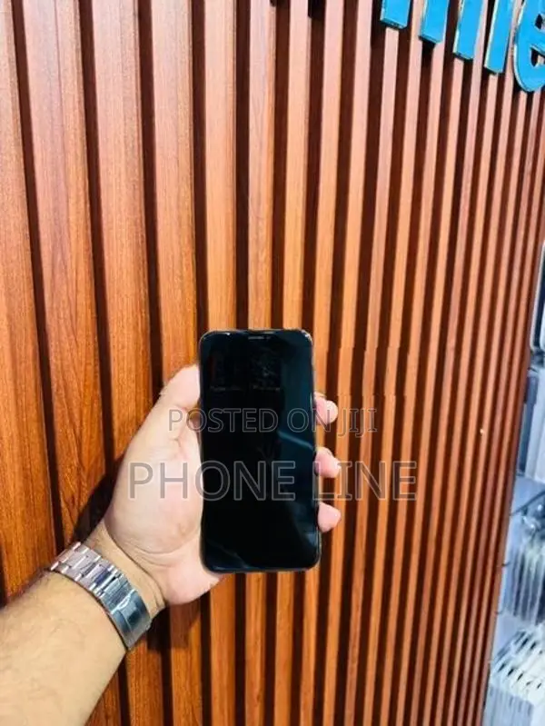 Apple iPhone XS (Used)