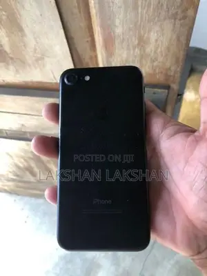Apple iPhone 7 128GB (Used)