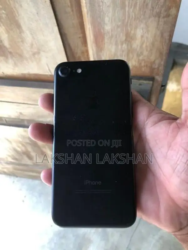 Apple iPhone 7 128GB (Used)