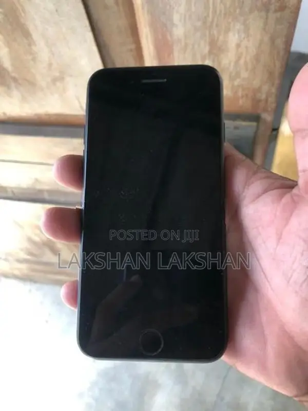 Apple iPhone 7 128GB (Used)