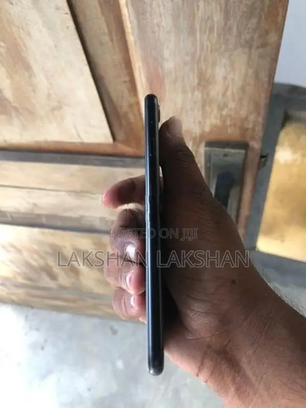 Apple iPhone 7 128GB (Used)