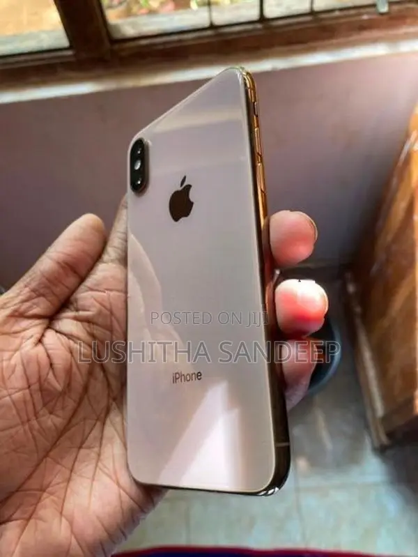 Apple iPhone XS (Used)